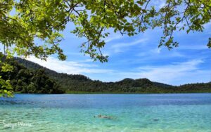Satya-laut-biru