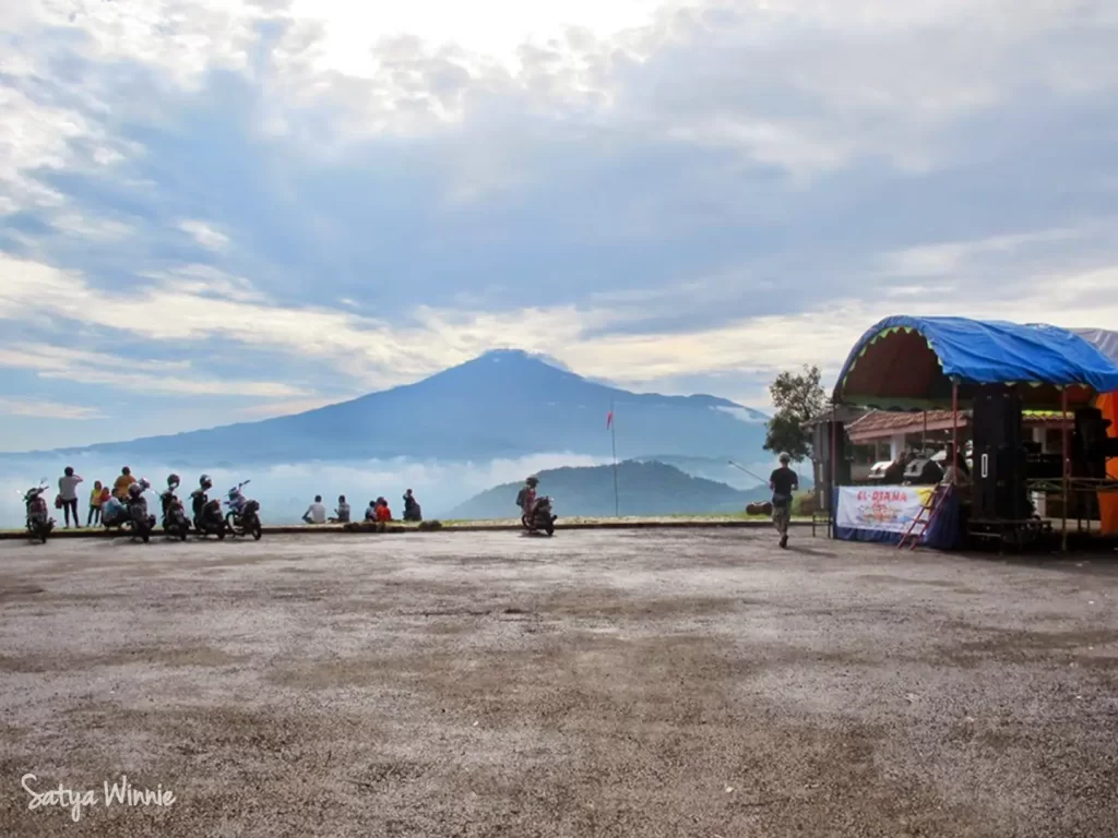 Area Parkiran Gunung Panten