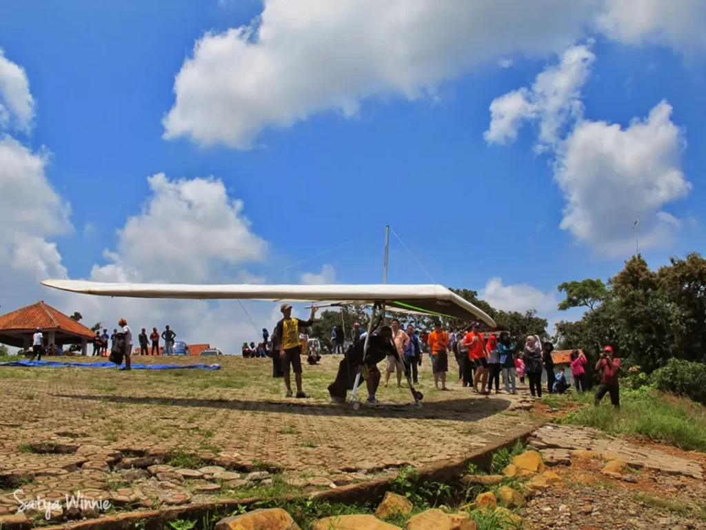 Terbang Tandem Gantole Gunung Panten