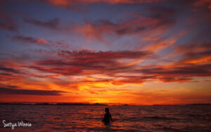 Sunset di pesisir pantai
