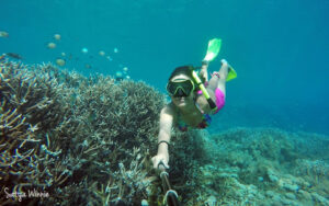 Renang di Pantai Sulamadaha