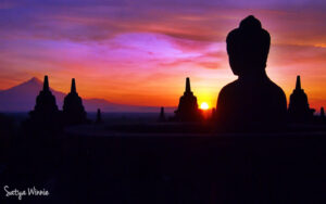 Kala Candi Borobudur disapa Sang Surya