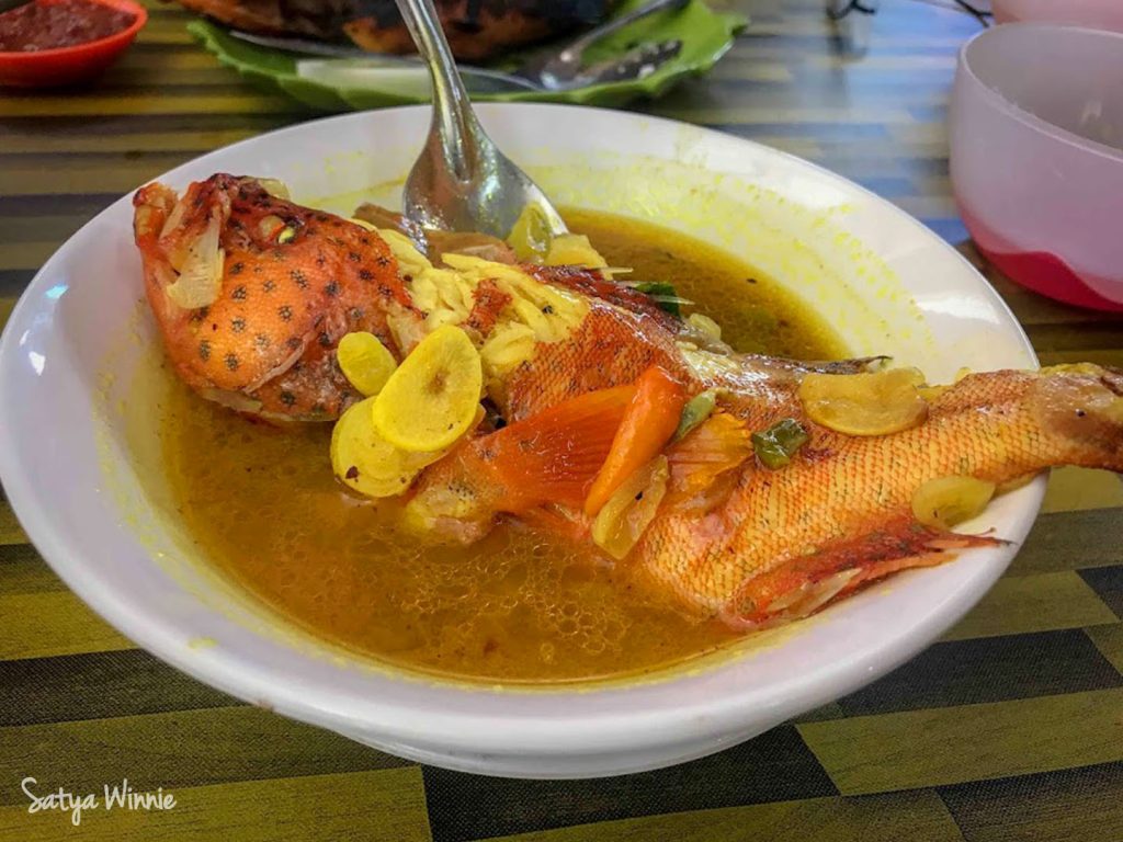 Seafood ikan palumara di Bira