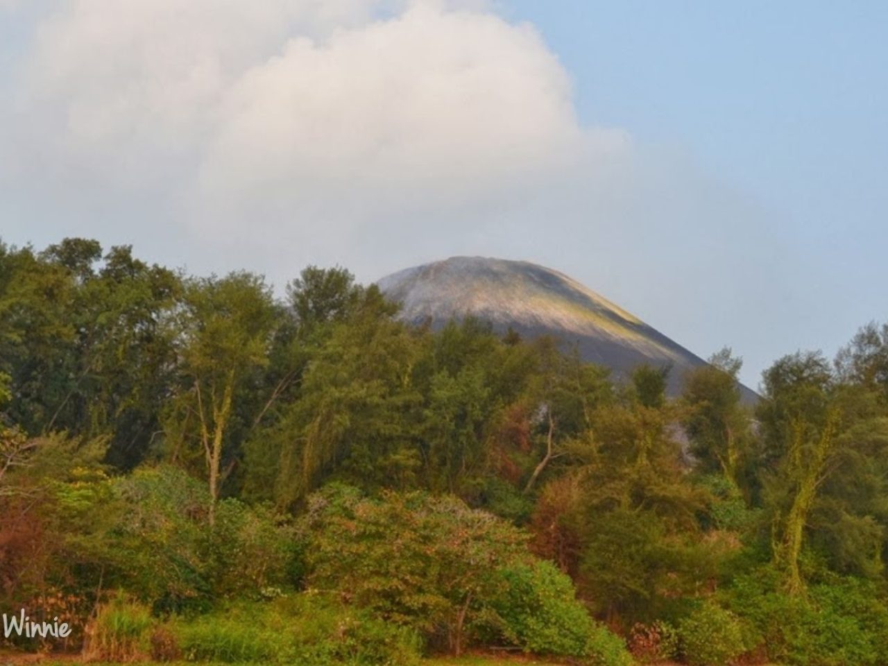 Puncak Gunung Anak Krakatau